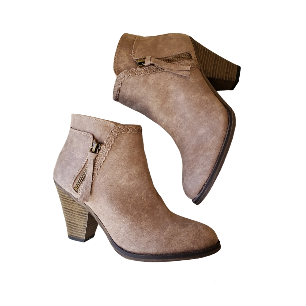 Mia Kori Braided Stacked Block Heel Booties Size 7 Boots Beige Tan Sand